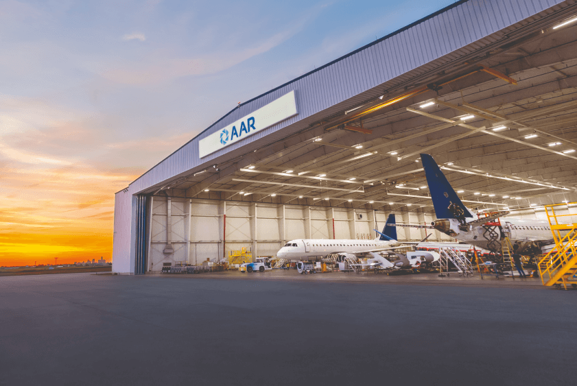 Airplanes in an AAR hangar Airplanes in an AAR hangar